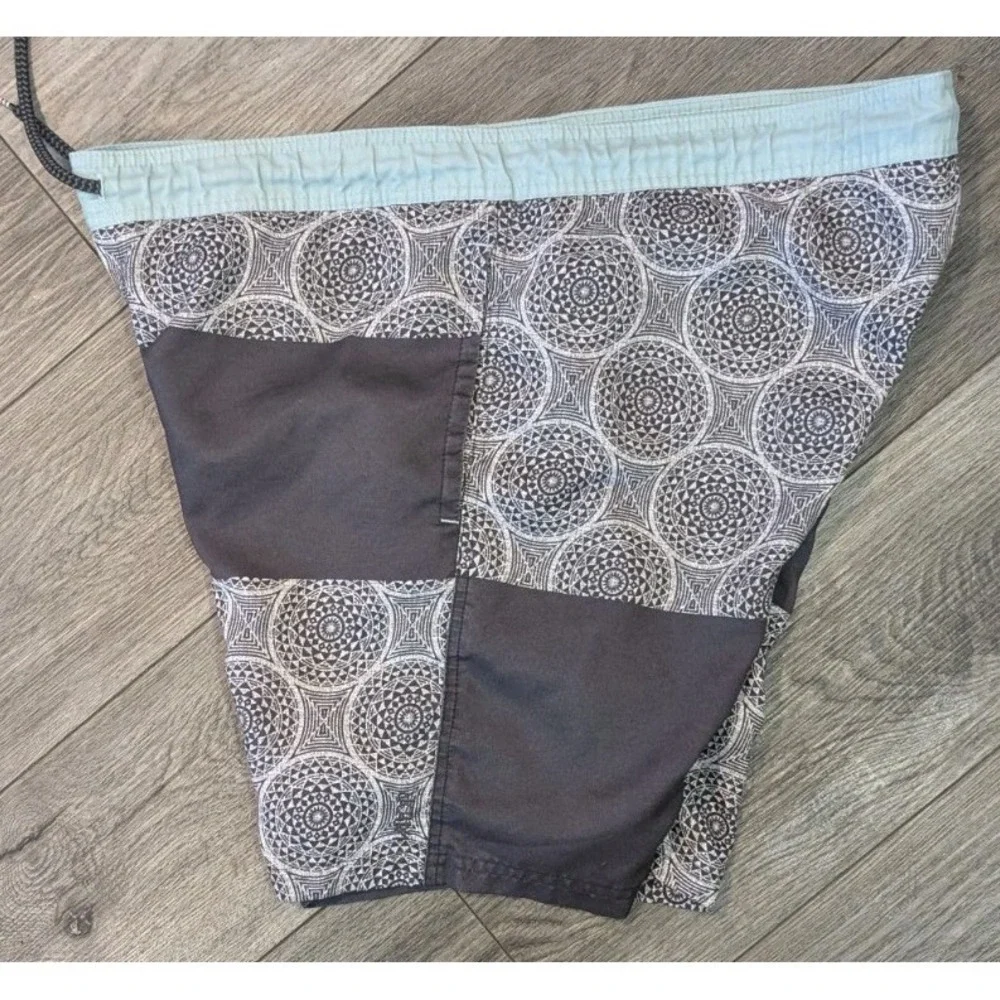 Valor Mens XL Board Shorts Patchwork Logo Gray &‎ Green Geometric Beachy Summer